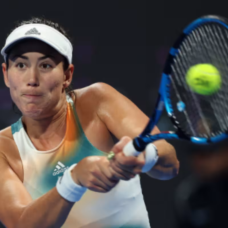 WTA Doha 2022. Muguruza se ve ahogada por los torpedos de Ostapenko