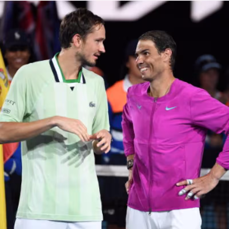 Daniil Medvedev y Rafael Nadal pelean por el número uno. Fuente: Getty