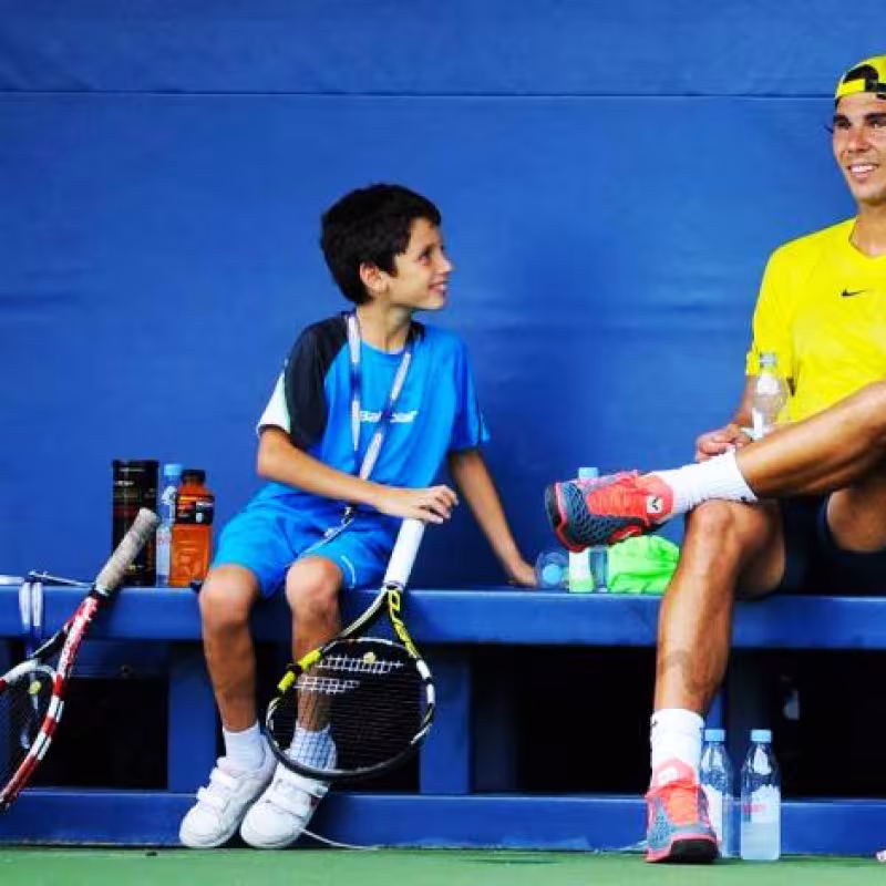 El gesto que habla de la verdadera bondad y humanidad de Rafa Nadal. Foto: AP