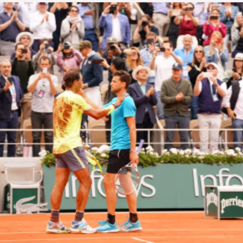 Nadal y Thiem se abrazan tras la final del año pasado. Fuente: Getty