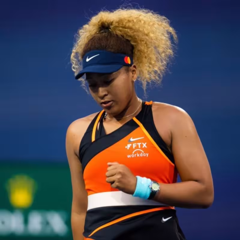 Osaka remonta a Kenin para avanzar a cuartos de final