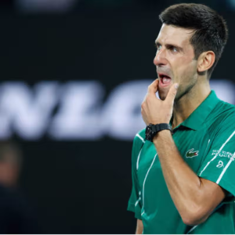 Djokovic bromea sobre su falta de habilidad para hacer "la gran willy"