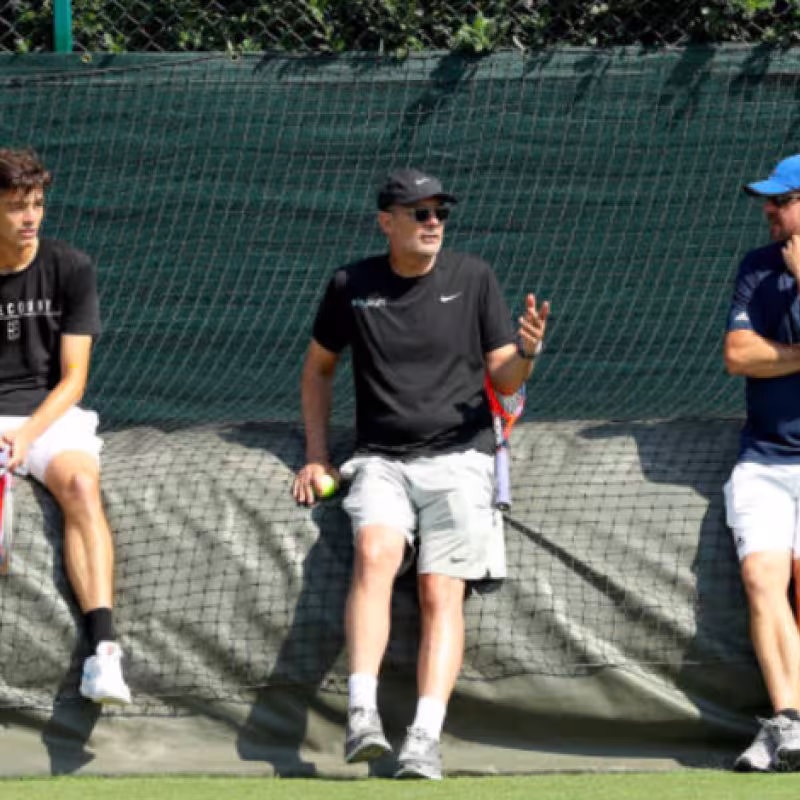 Paul Annacone junto a Taylor Fritz y David Naikin. Fuente: Getty