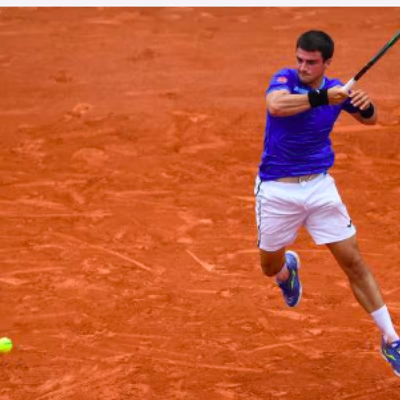 Pedro Martínez sobrevive ante Humbert y avanza en Montecarlo