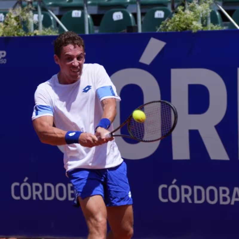 Carballés, brillante al servicio, vence a Albert Ramos