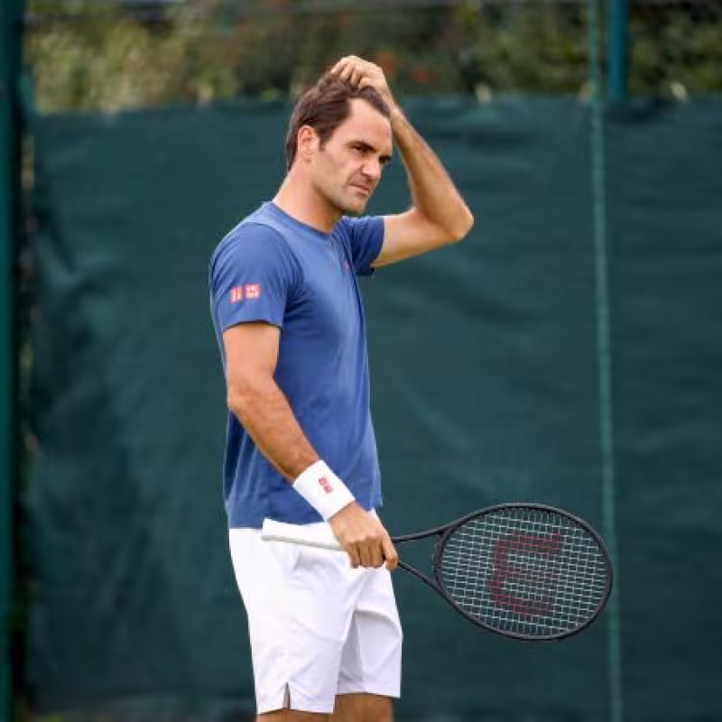Federer se prepara en Dubái para su retorno a las pistas