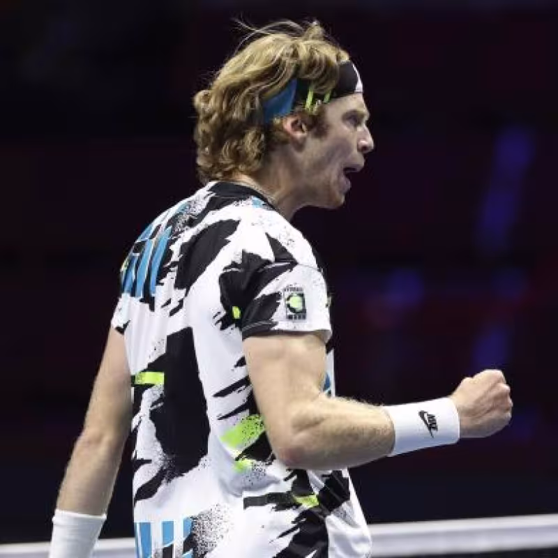 Rublev derrota a un combativo Fucsovics