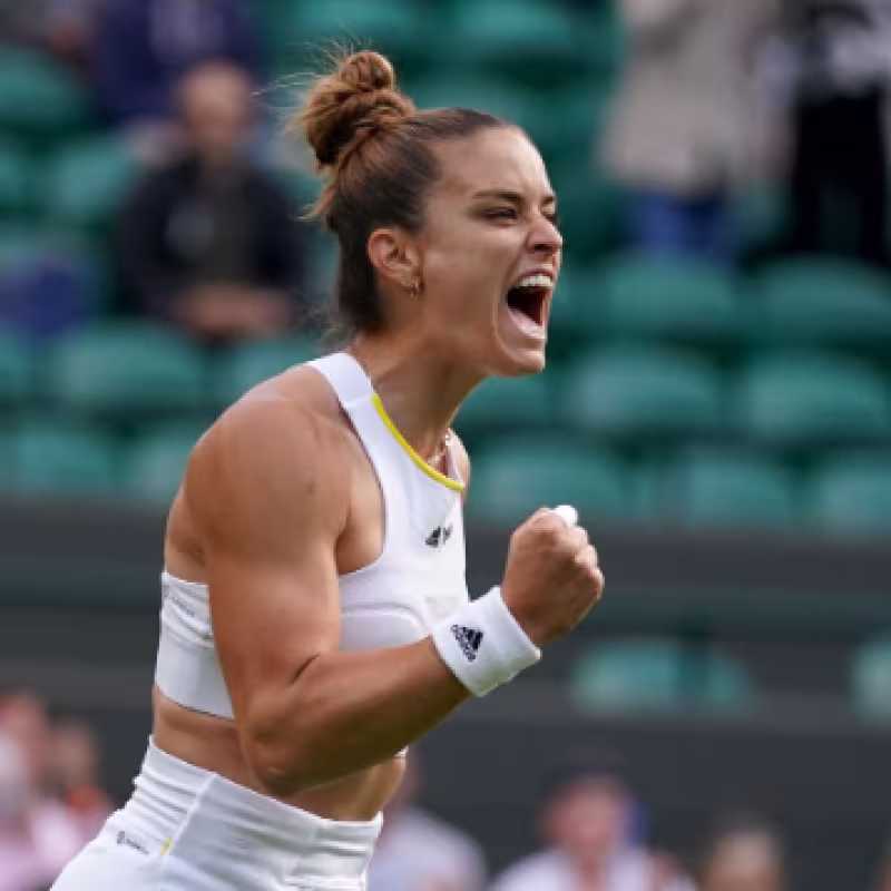 Sakkari y Jabeur avanzan sin problemas hacia la tecera ronda