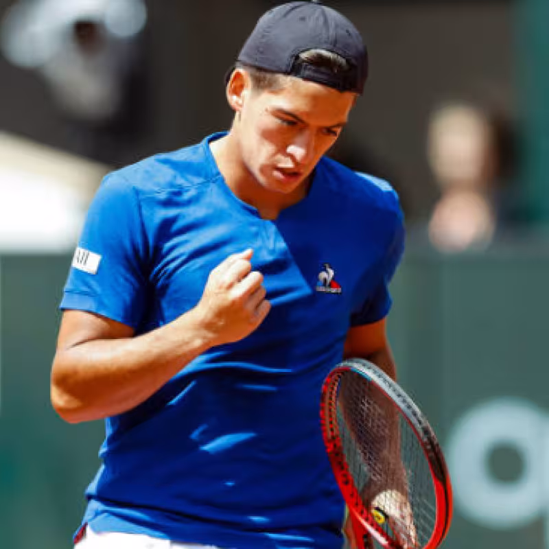 Sebatián Báez consigue la primera victoria de su carrera sobre hierba