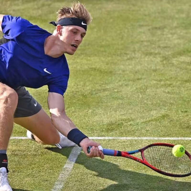 Denis Shapovalov: "Ha sido una gran victoria ante un gran rival como es Tsitsipas"