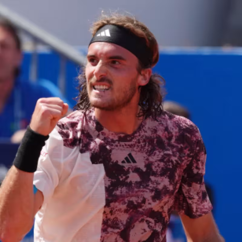 Tsitsipas escapa con vida de la trampa de Musetti