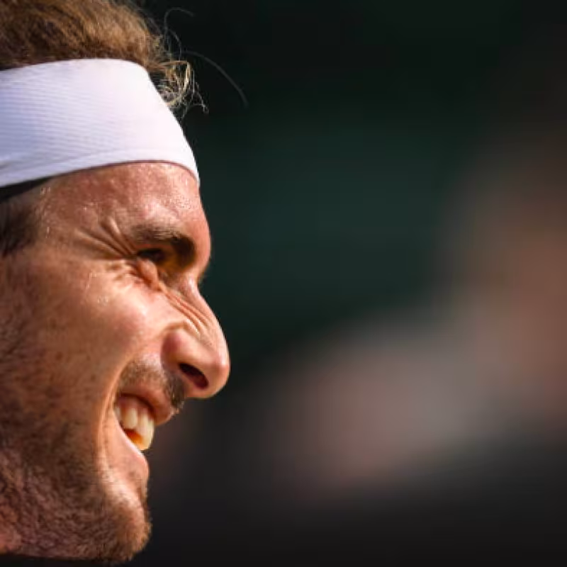 Tsitsipas inclina a Bublik por segunda semana consecutiva