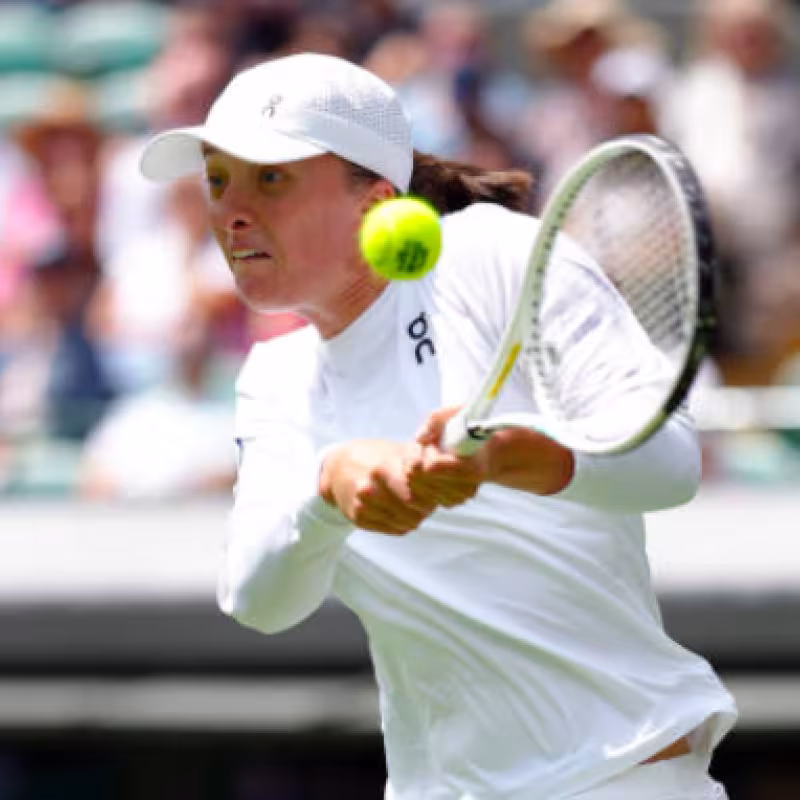 Iga Swiatek con el título de Roland Garros. Fuente: Getty