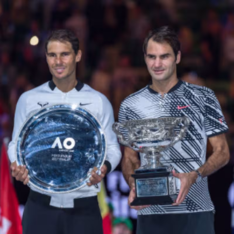 Rafael Nadal y Roger Federer tras la final del Open de Australia 2017. Fuente: Getty