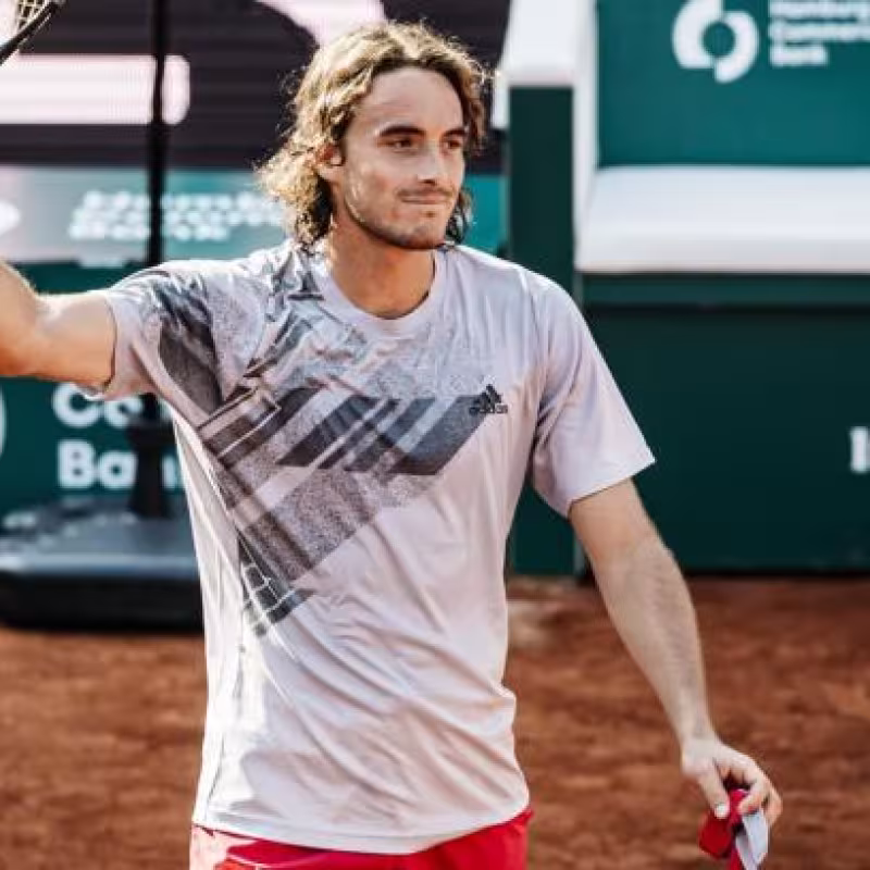 Tsitsipas y Lajovic avanzan a los cuartos en Hamburgo
