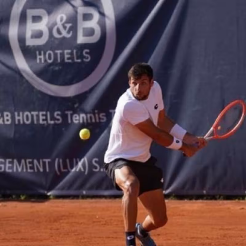 Bernabé Zapata triunfa en el Challenger de Meerbusch