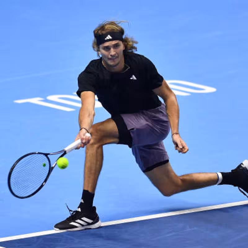 Zverev pone fin a su temporada con un sólido triunfo ante Rublev