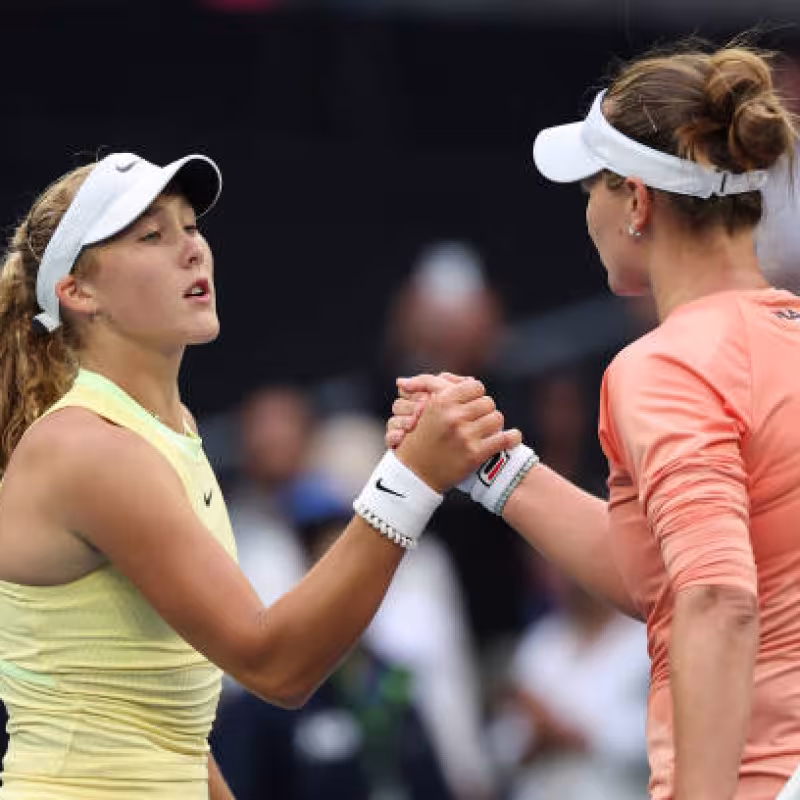 Krejcikova pone los pies en la tierra a Andreeva