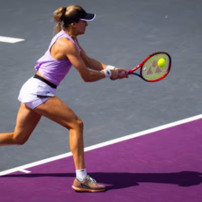 WTA Guadalajara 2023. Bouchard celebra sobre pista dura un año después
