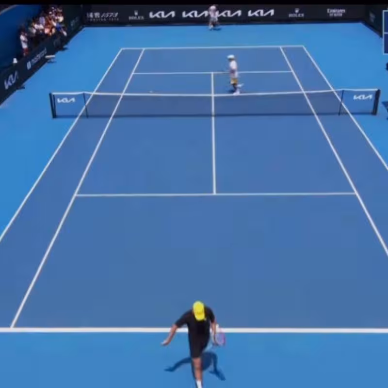 Alcaraz juega un set de entrenamiento con Paul antes de su debut en Australia