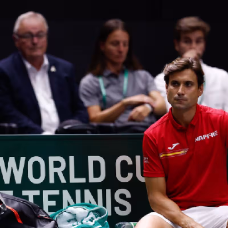 David Ferrer se opera la rodilla por una rotura