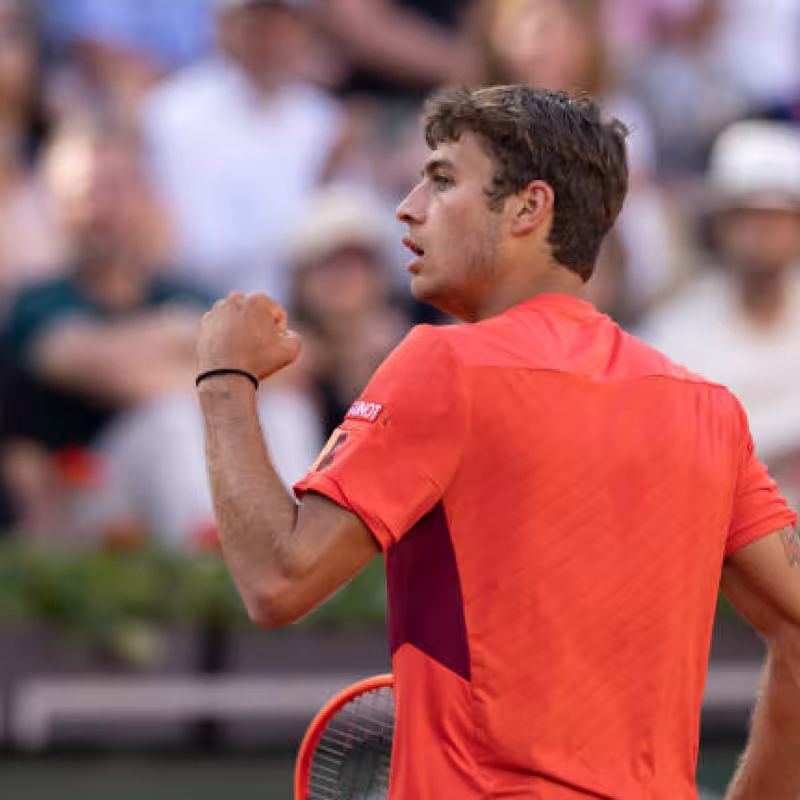Flavio Cobolli, la gran promesa del tenis italiano que quiso "vivir más relajado que Sinner y Alcaraz"