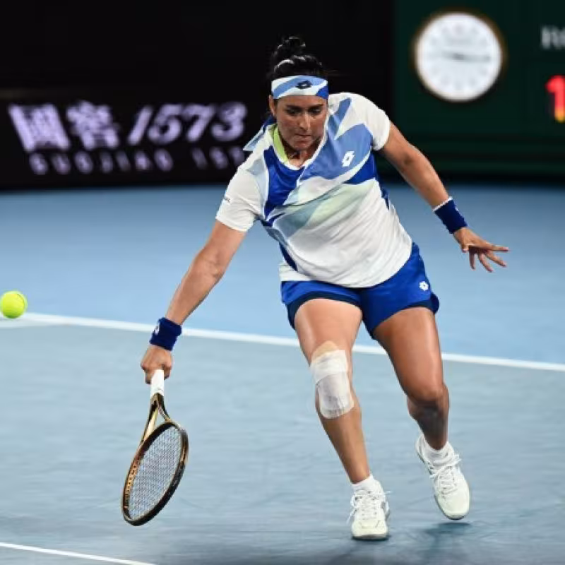 Jabeur, lesionada de la rodilla, se retira del WTA Zhengzhou 2023