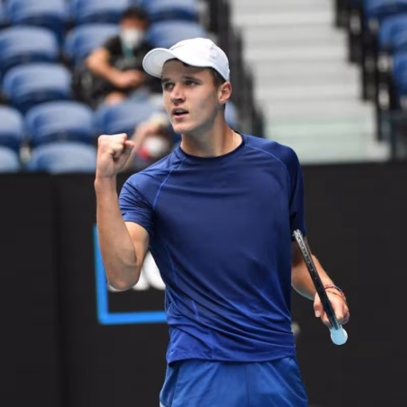 Jakub Mensik prolonga su sueño en el US Open 2023