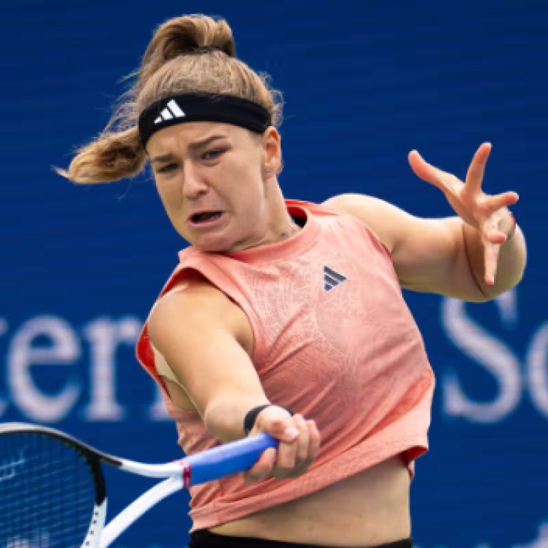 Bouzkova protagoniza una nueva retirada con una Muchova que avanza
