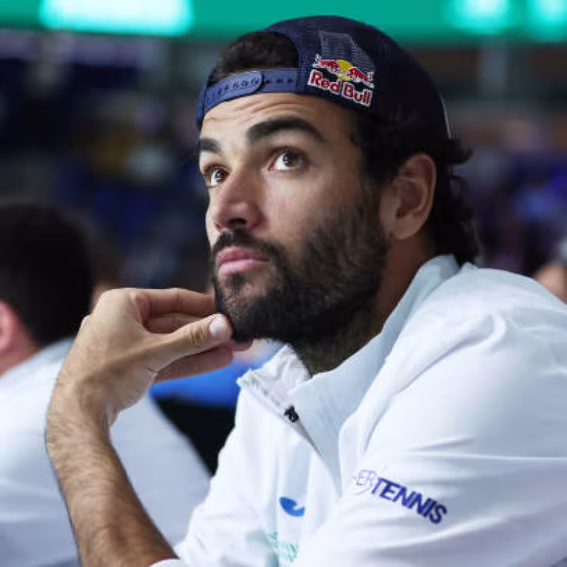 Berrettini sufre una lesión en un pie que pone en duda su presencia en el primer torneo del 2024