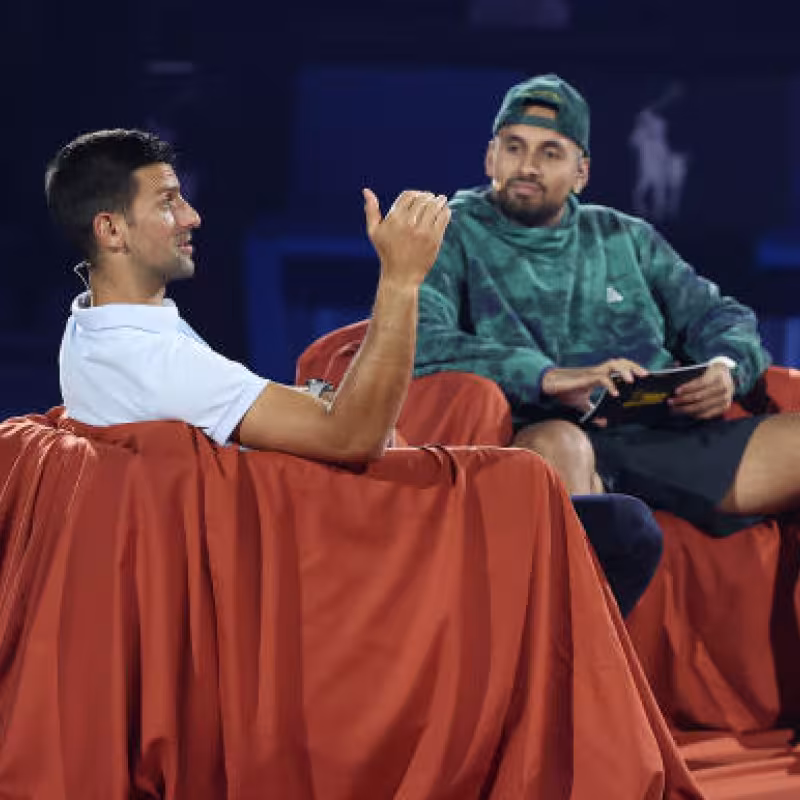 Nick Kyrgios y Novak Djokovic en Wimbledon 2022. Foto: getty