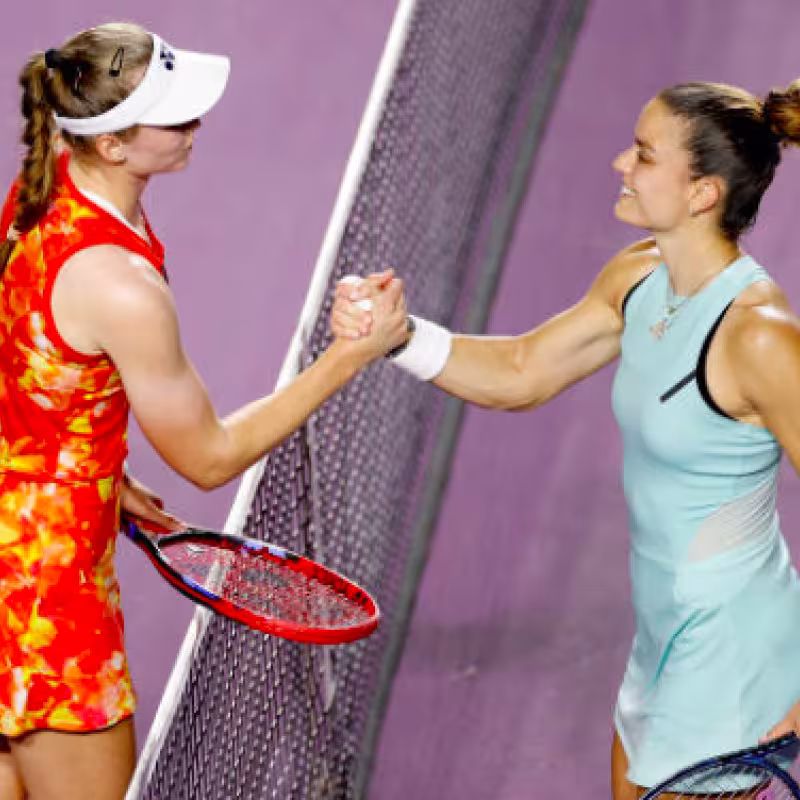 WTA Finals 2023. Rybakina elimina a Sakkari y clasifica a Pegula