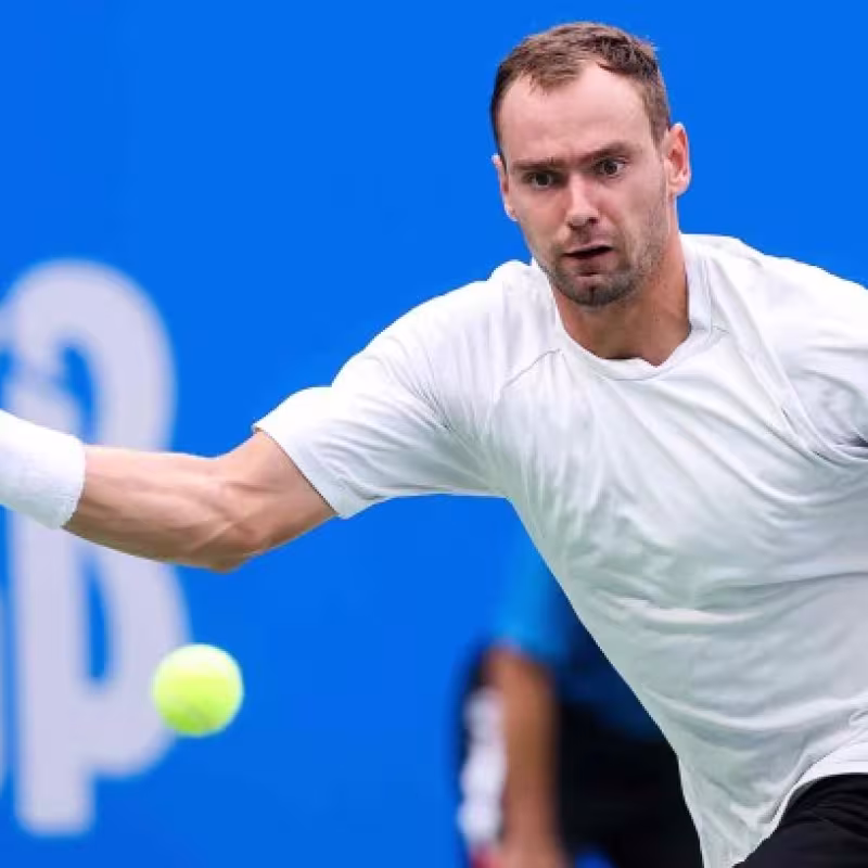 Safiullin será el primer rival de Alcaraz en el ATP Rolex Paris Masters 2023