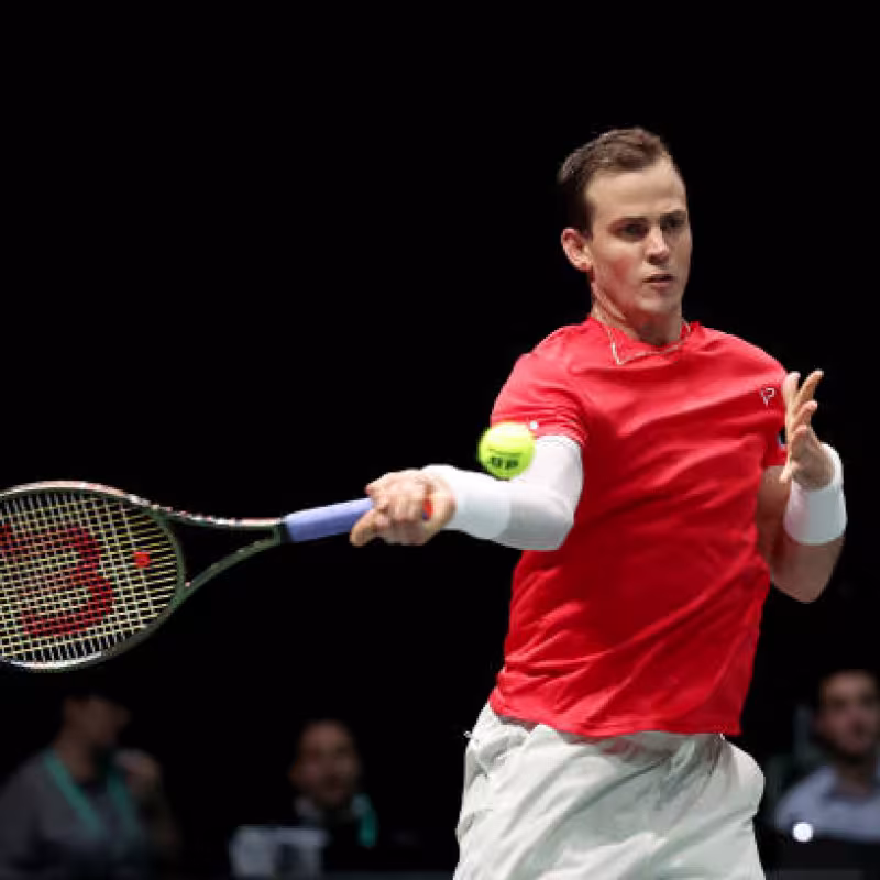 Vasek Pospisil se queja de las bolas. Foto: gettyimages