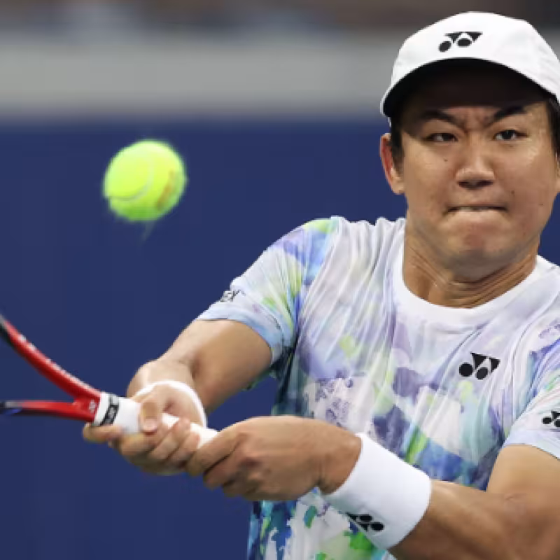 Nishioka puede con Karatsev para pasar a su primera final del año