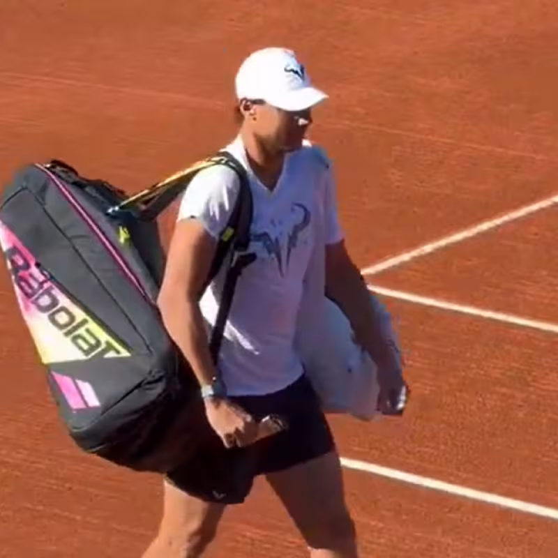 Rafael Nadal en la pista central del Conde de Godó 2024. Foto: @mfuster