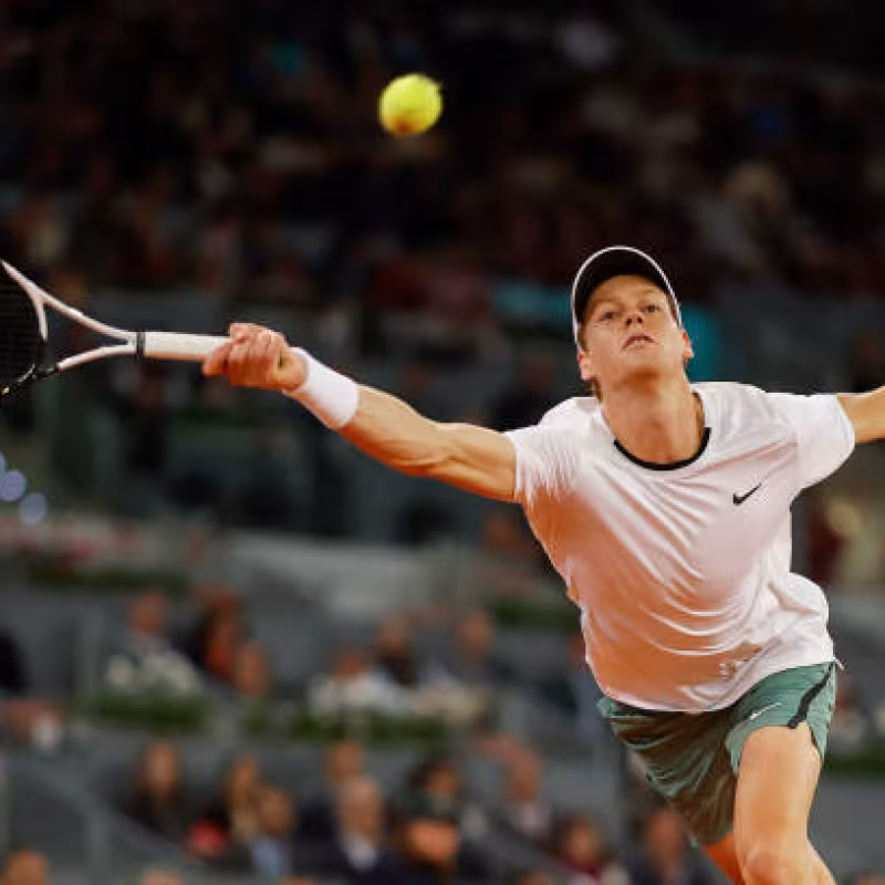 Jannik Sinner, problemas de cadera. Foto: gettyimages
