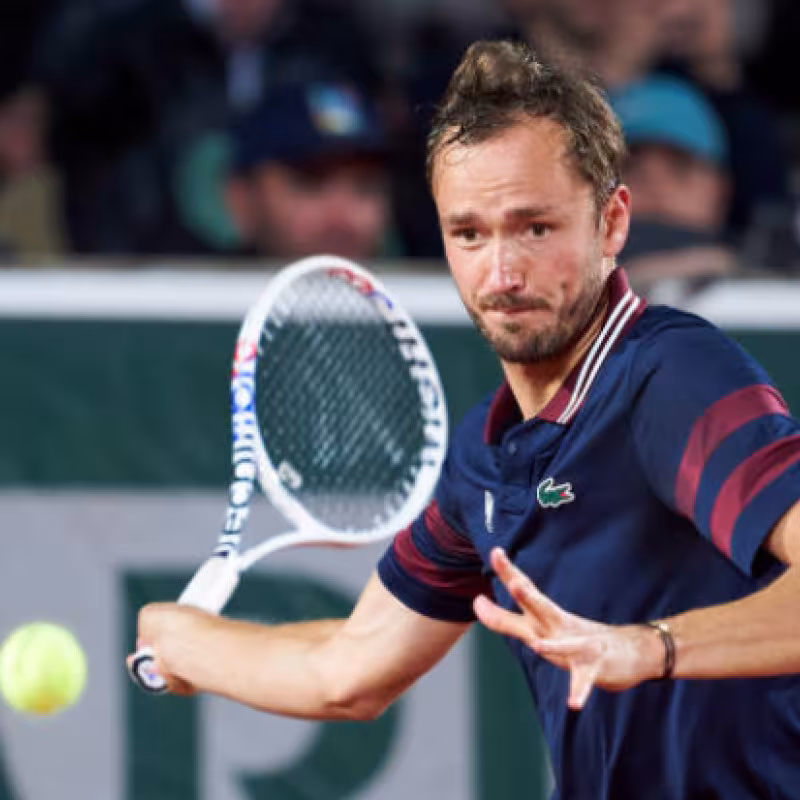 Medvedev se deja un set en su debut, pero rinde a un combativo Koepfer. Foto: Gettyimages