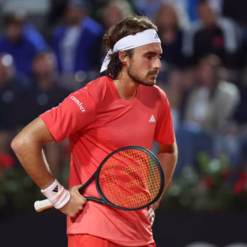 Stefanos Tsitsipas, decepcionado en Roma. Foto: gettyimages