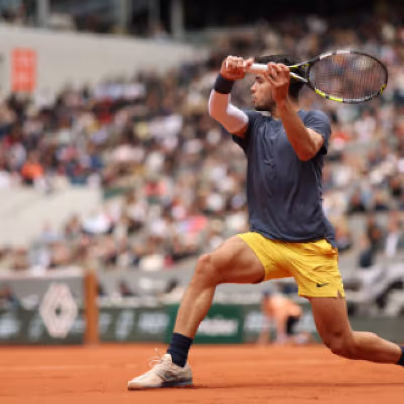 El mejor Alcaraz ya está los cuartos en Roland Garros. Foto: Gettyimages