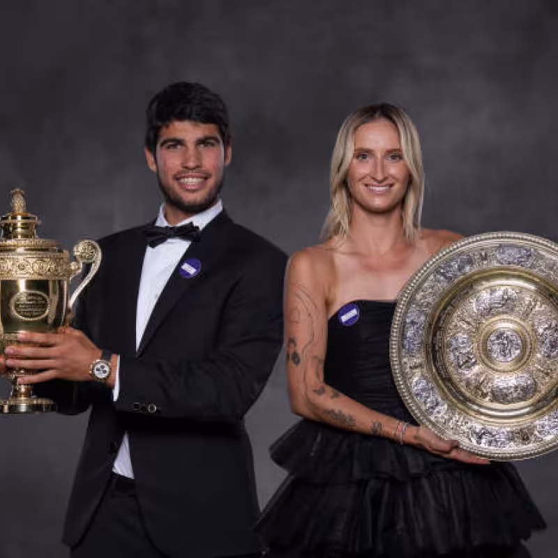 Alcaraz y Vondrousova defenderán título. Fuente: Getty