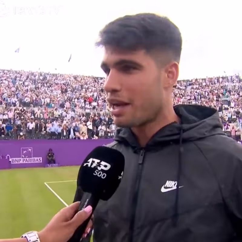 Carlos Alcaraz en el ATP de Queen's 2024. Foto: TennisTv
