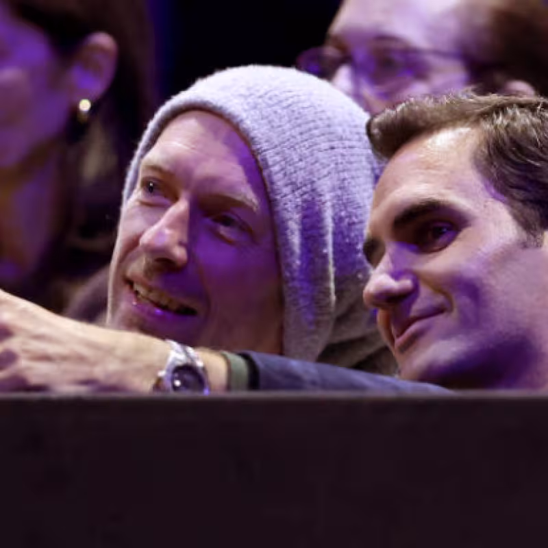 Federer appears at the Coldplay concert and they dedicate a song to him