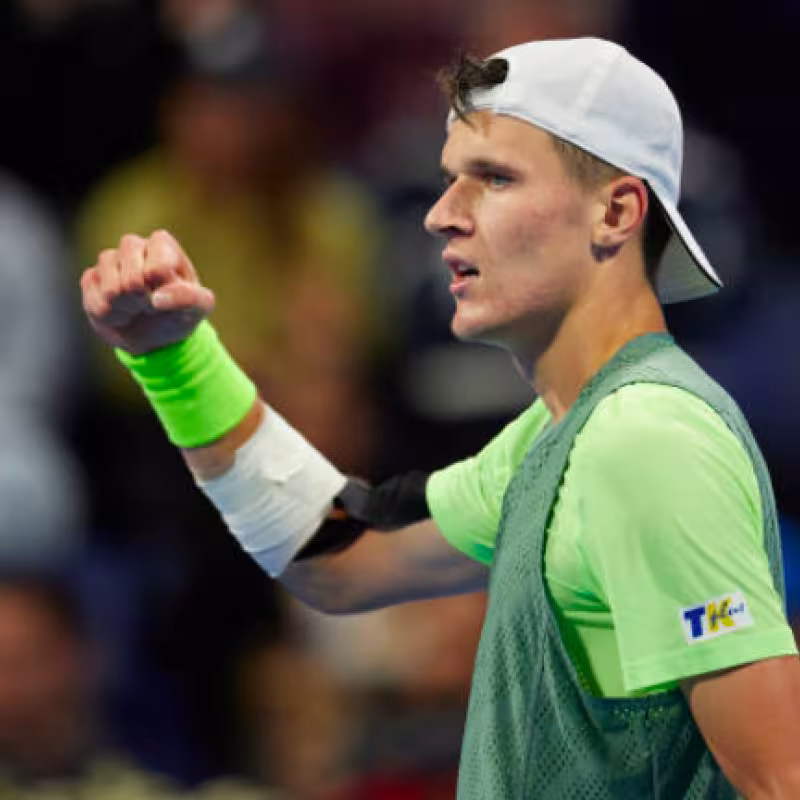 ATP Umag 2024. Mensik recovers his best form