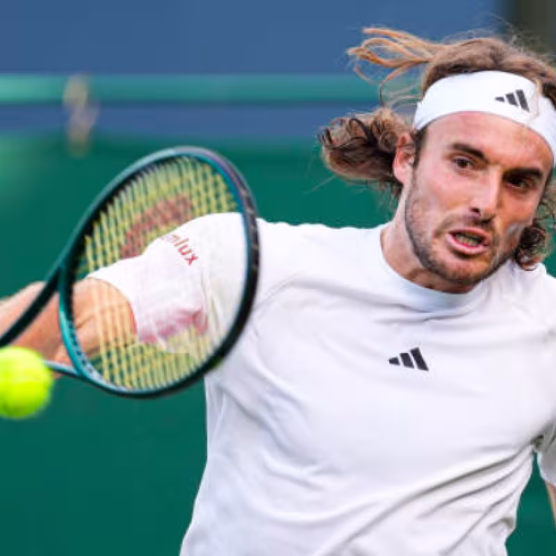 Stefanos Tsitsipas superó el debut en Wimbledon.