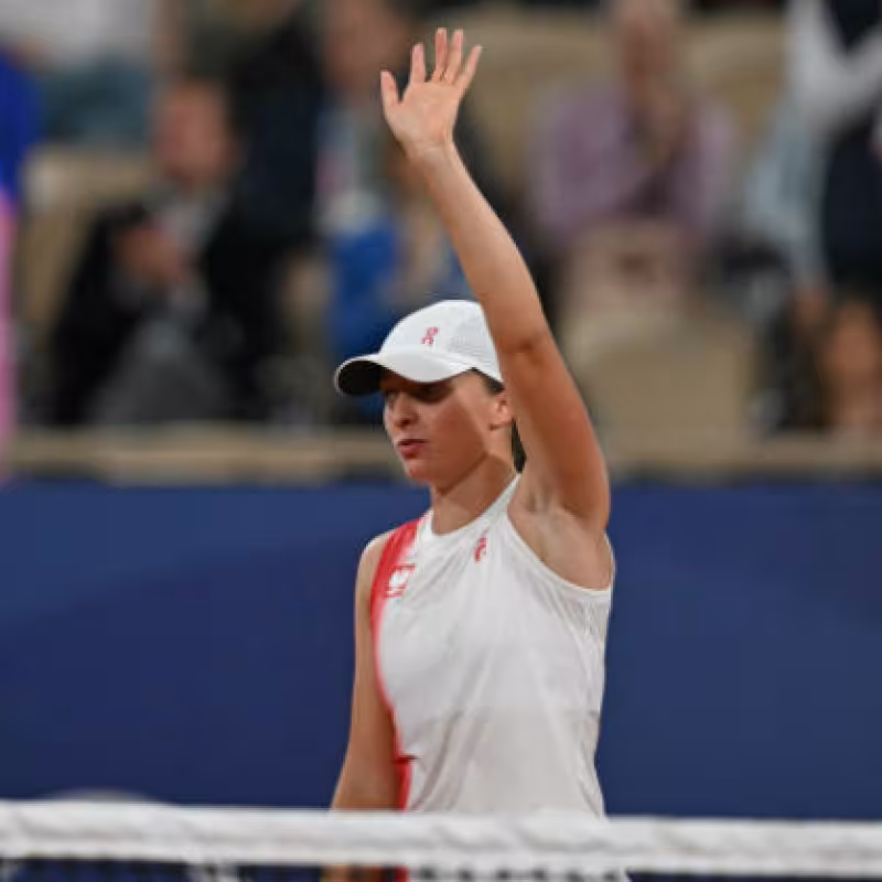 Swiatek Begins Her Olympic Journey with a Victory in Her Parisian Garden