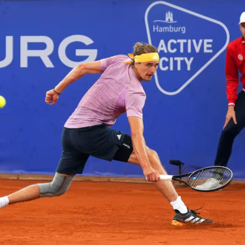 Zverev starts strong in Hamburg
