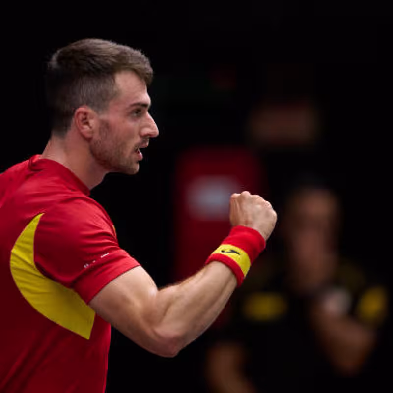 Pedro Martínez flies in the Chengdu tournament.