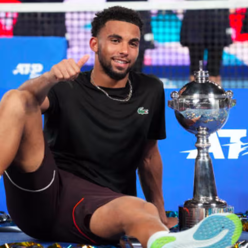 Arthur Fils, with his title at the ATP 500 in Tokyo. Source: Getty