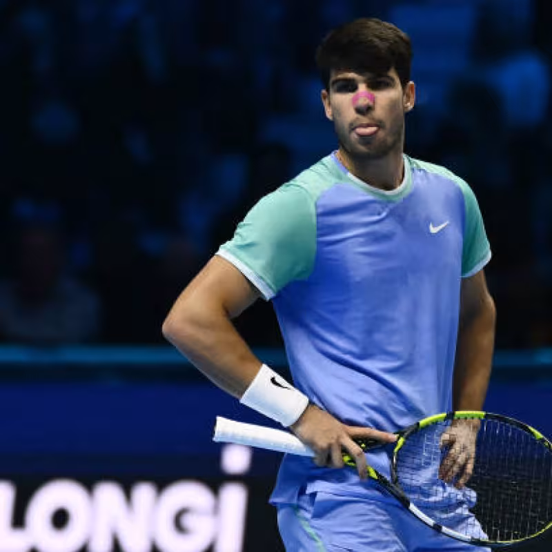 Carlos Alcaraz loses to Zverev in ATP Finals 2024. Photo: gettyimages